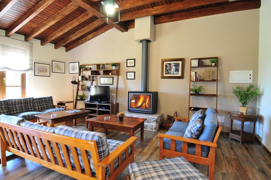 Casas Rurales El Llugaron Miravalles Luaran gambar