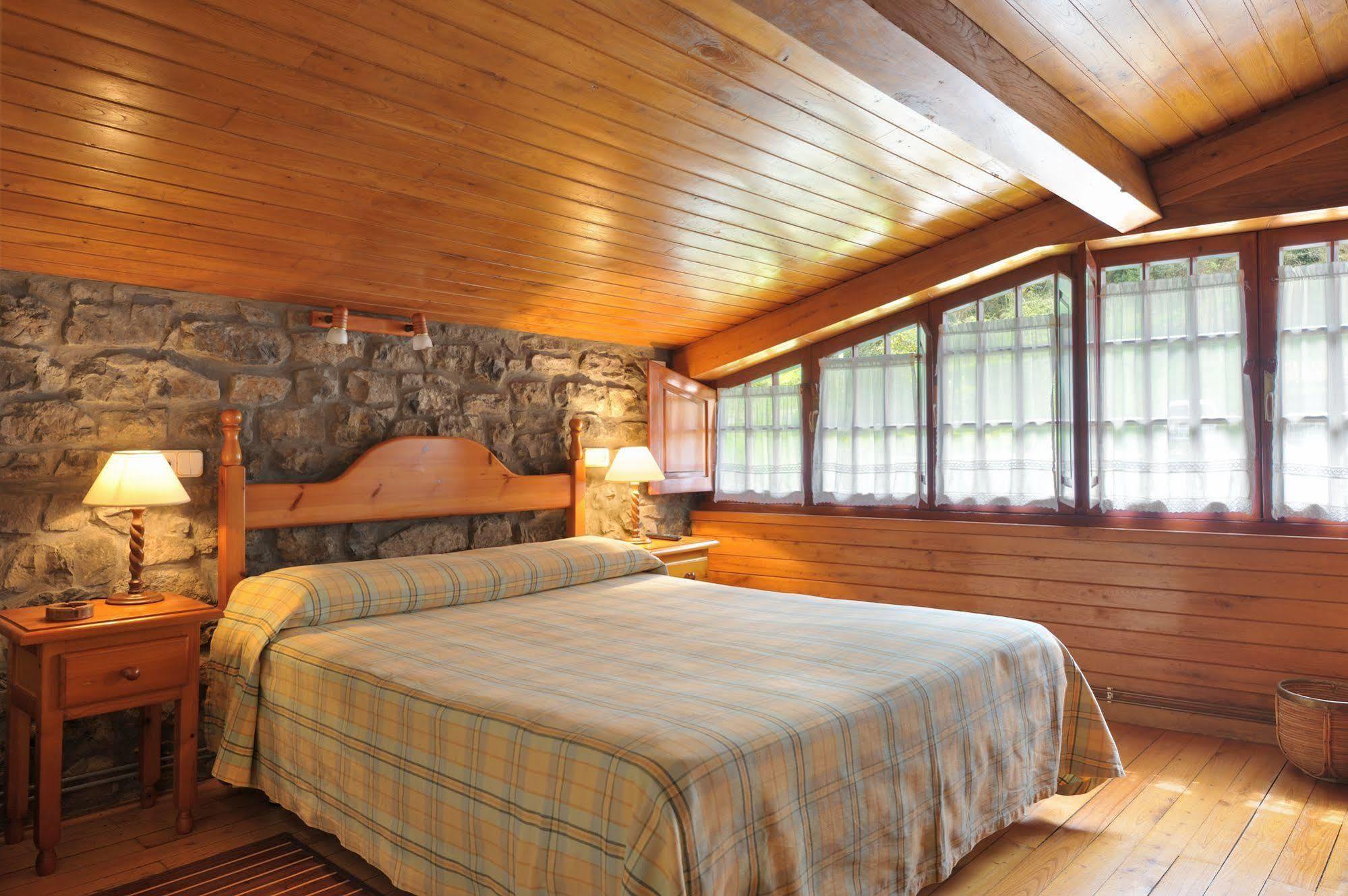 Casas Rurales El Llugaron Miravalles Luaran gambar
