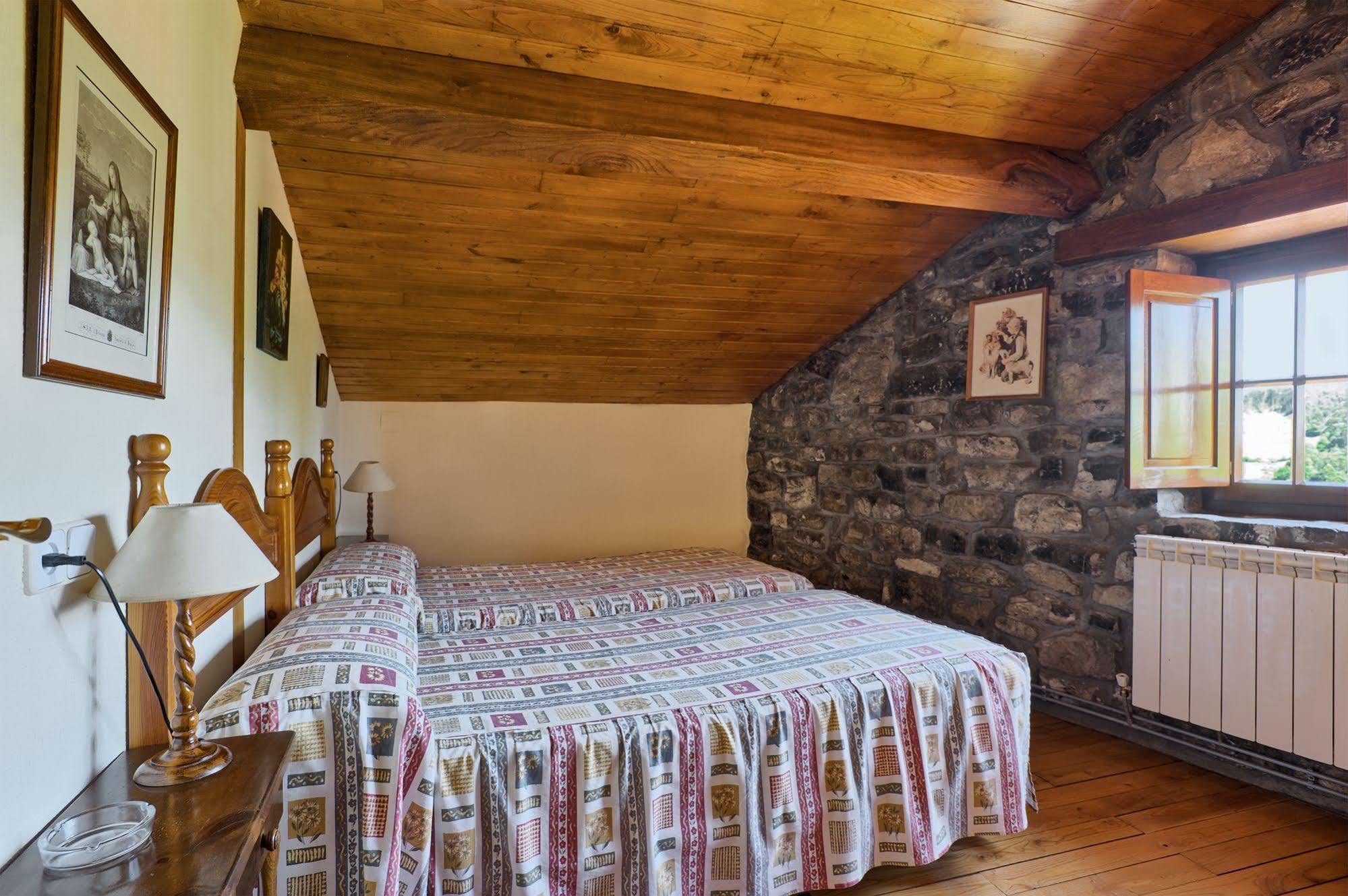 Casas Rurales El Llugaron Miravalles Luaran gambar