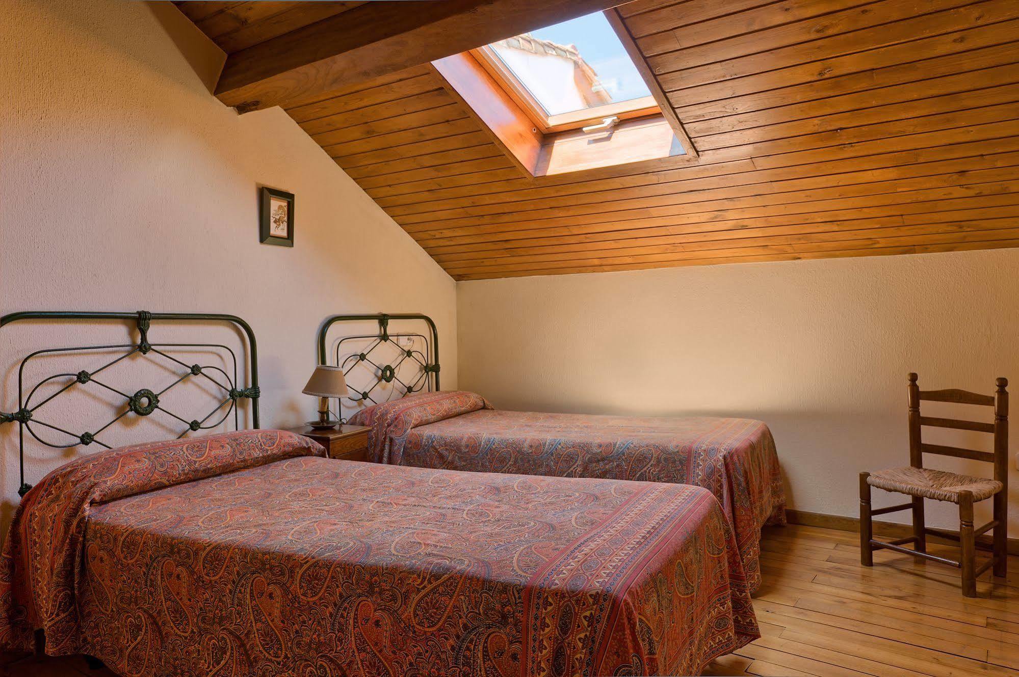 Casas Rurales El Llugaron Miravalles Luaran gambar