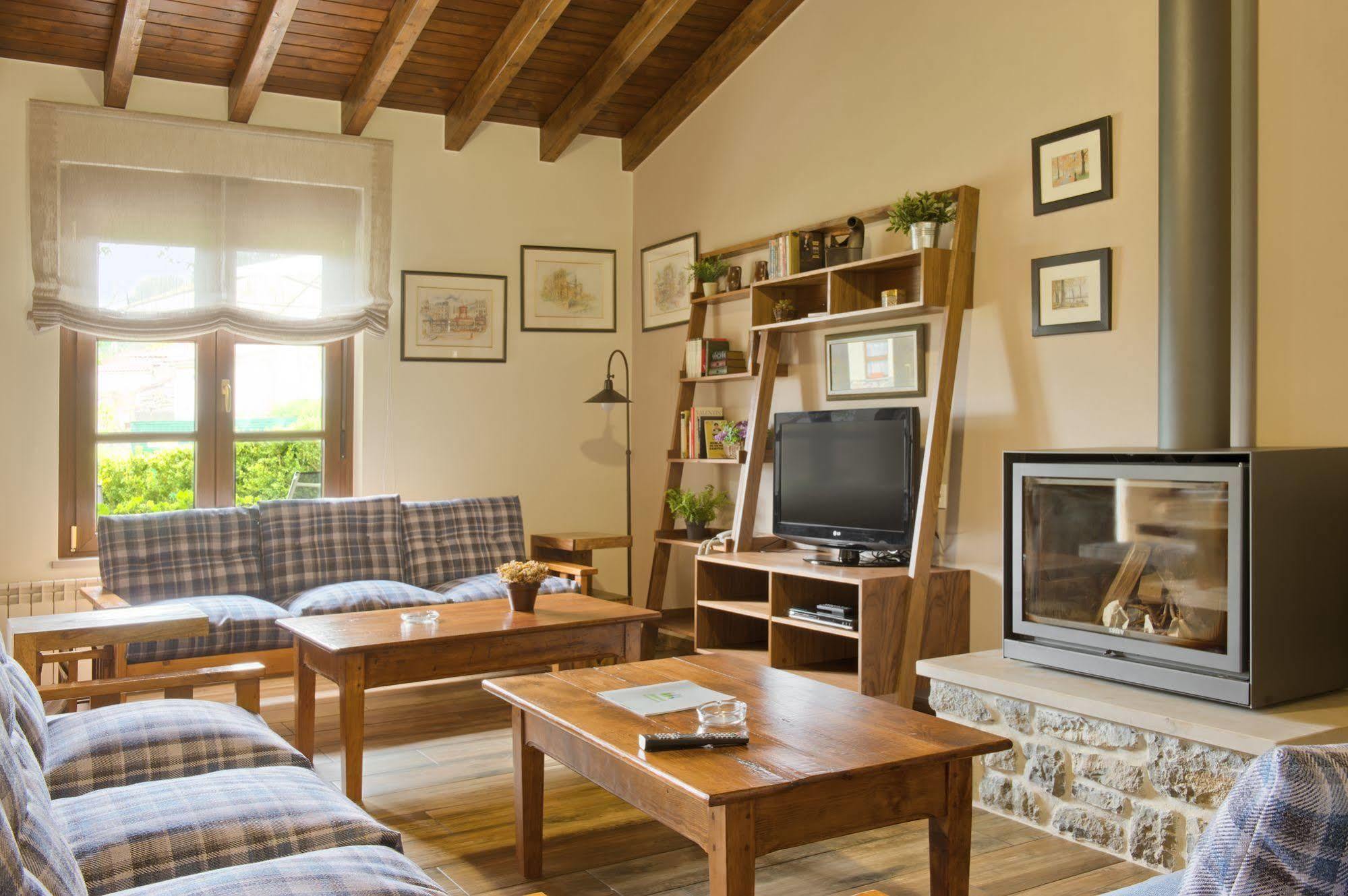 Casas Rurales El Llugaron Miravalles Luaran gambar