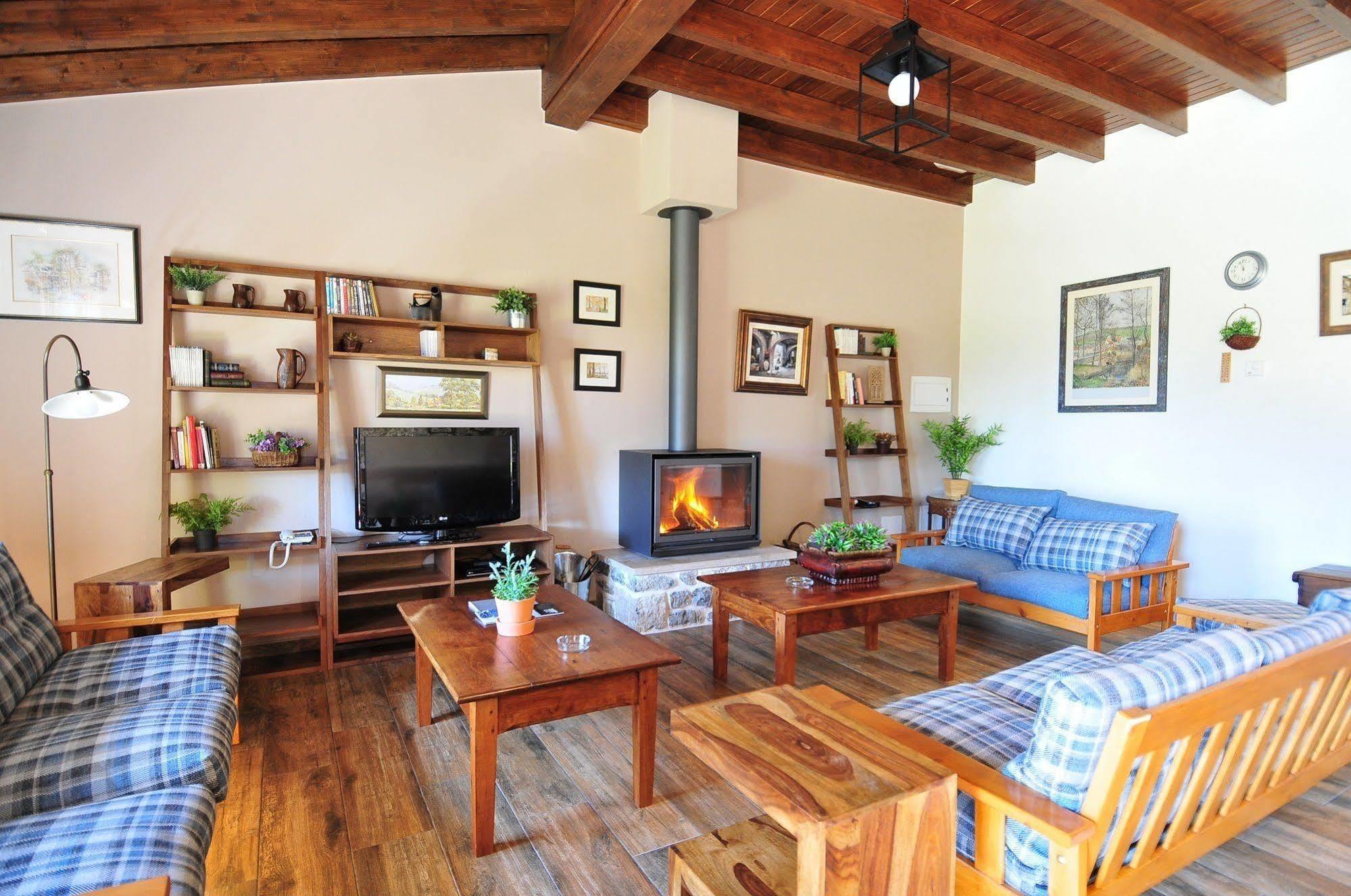 Casas Rurales El Llugaron Miravalles Luaran gambar